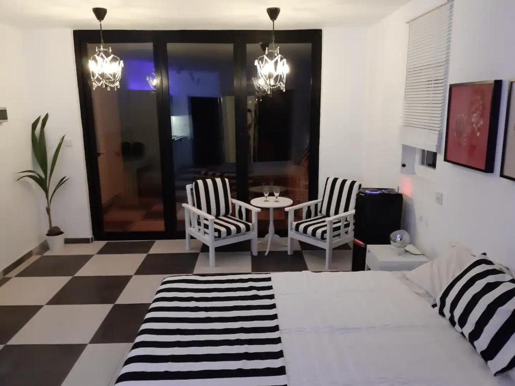 Кити: The Pervoli Studio - Pool - Close To Beach (Adults Only)
