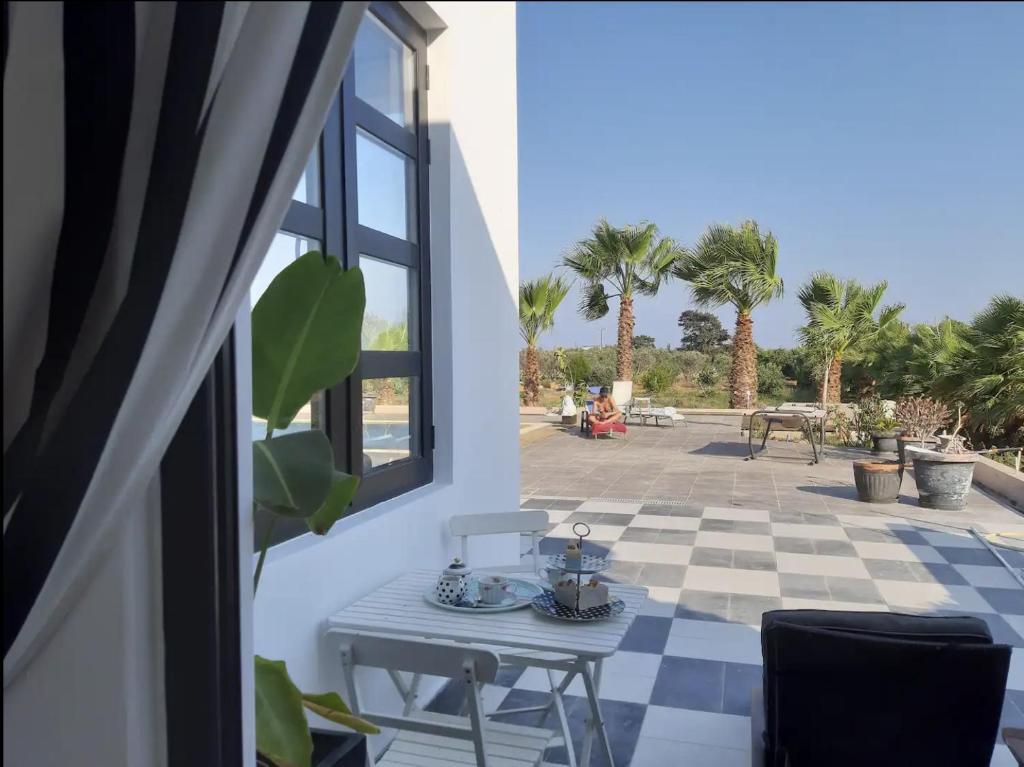 The Pervoli Studio - Pool - Close To Beach (Adults Only) — фото 3