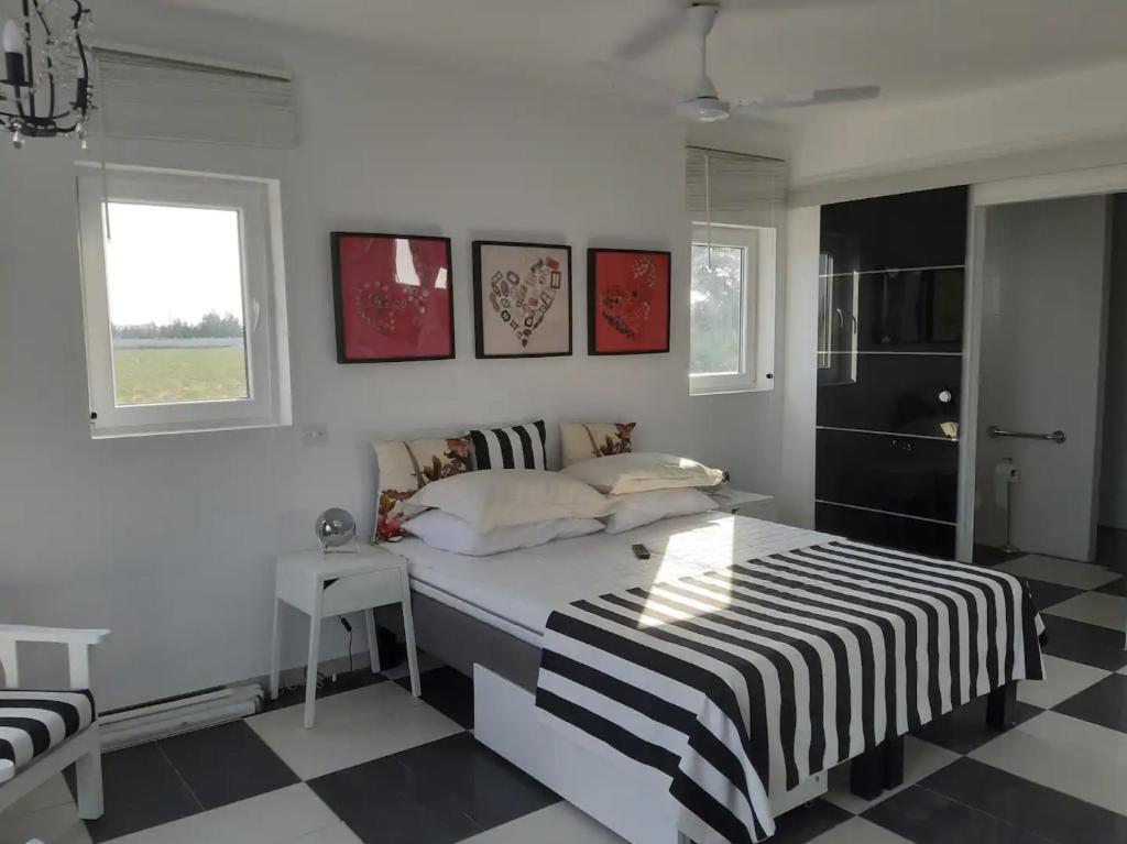 Кити: The Pervoli Studio - Pool - Close To Beach (Adults Only)