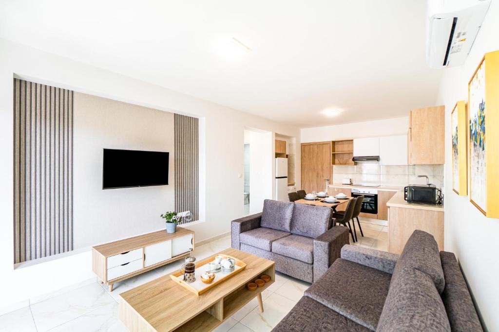 Пафос: Adolina One Bedroom Apartment 102 by Ezoria