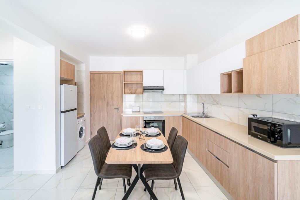 Пафос: Adolina One Bedroom Apartment 102 by Ezoria