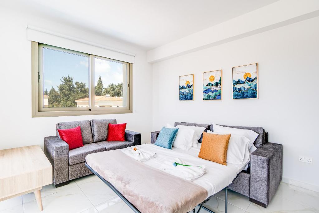 Пафос: Adolina One Bedroom Apartment 303 by Ezoria