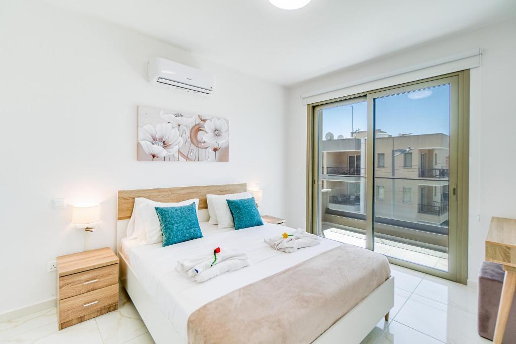 Пафос: Adolina One Bedroom Apartment 104 by Ezoria