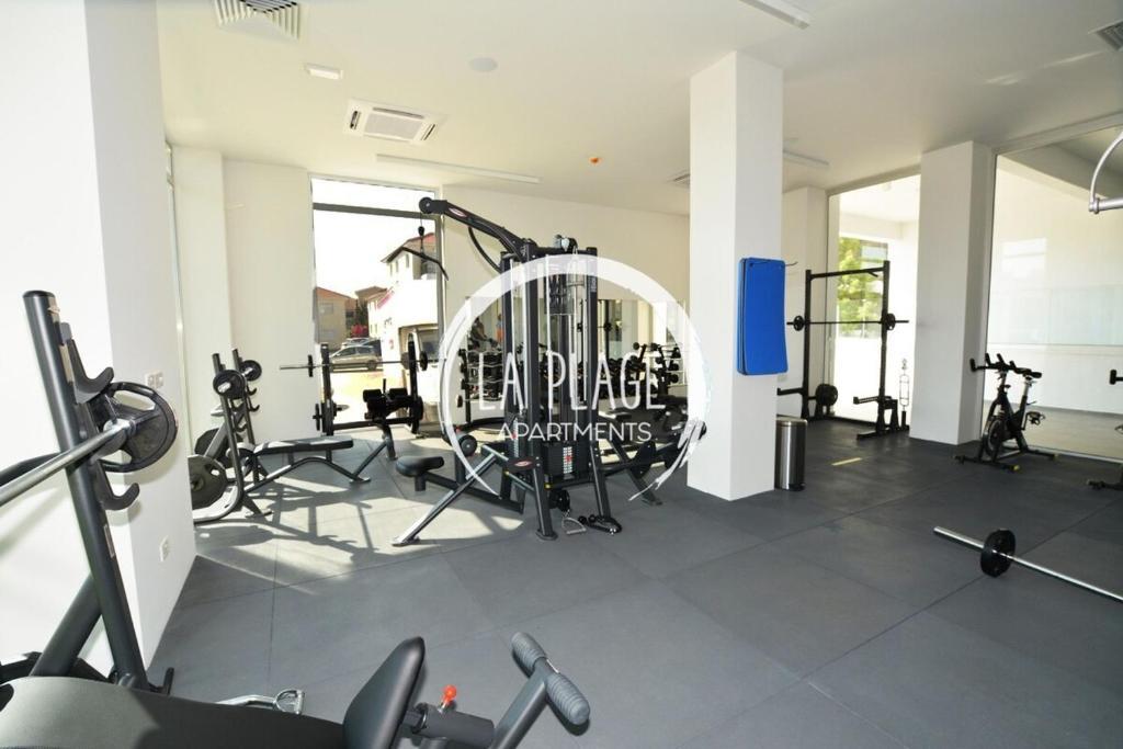 Паралимни: Lovely 2 Bedroom Family Apartment w/ Pool