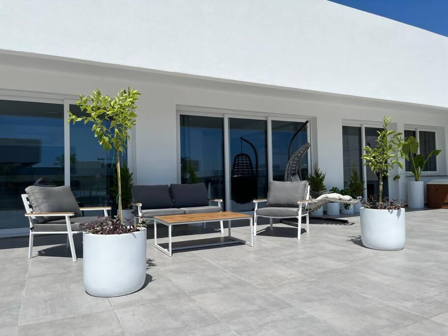 Авгору: Long Beach Resort studio apartment