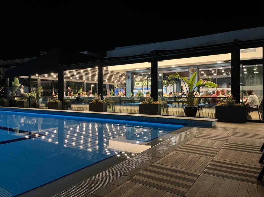 Авгору: Long Beach Resort studio apartment