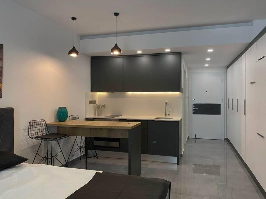 carousel image 1