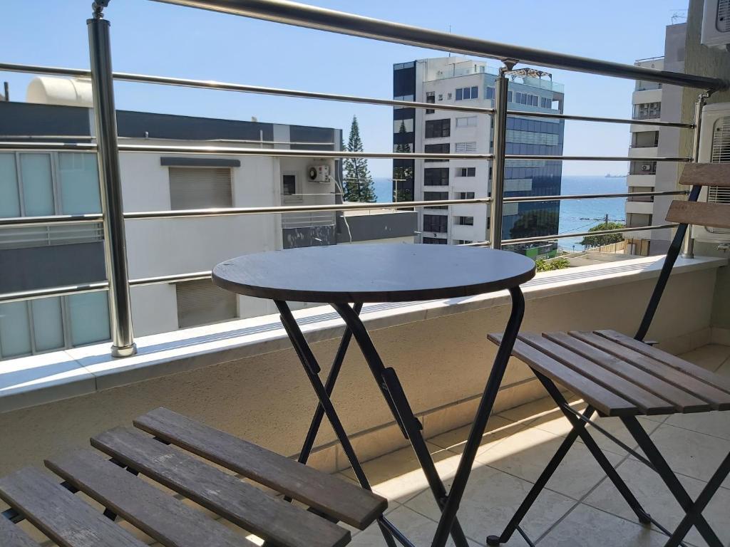 Лимассол: Eden Beach Apartment 411