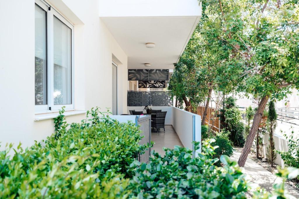 Паралимни: SunnyVillas: 2BR Mythical Apt*Swimming Pool*AK04