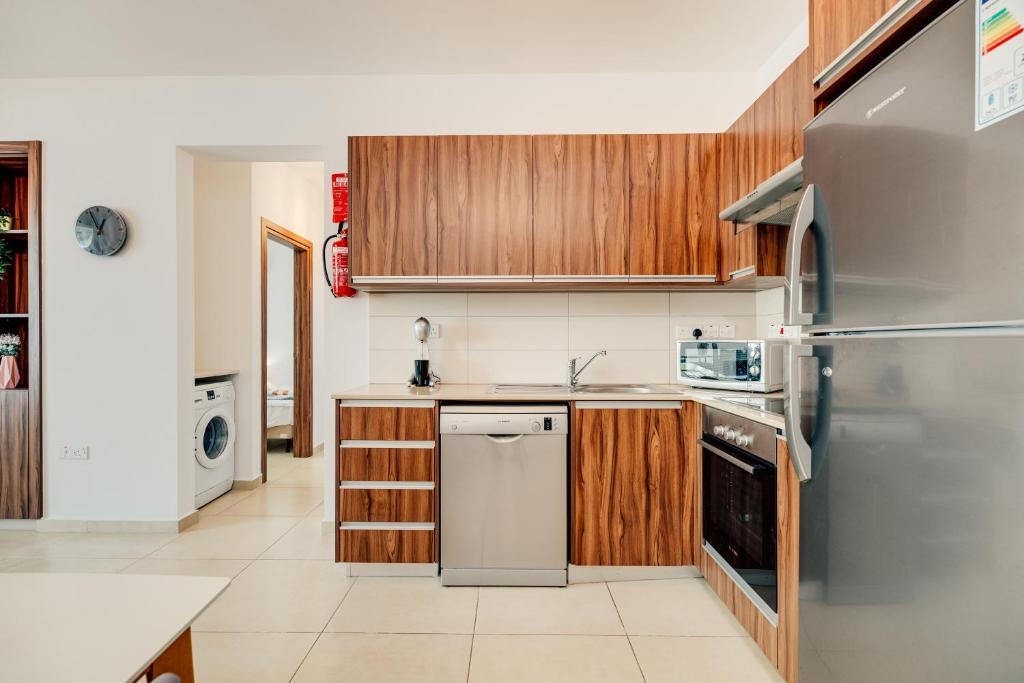 Паралимни: SunnyVillas: 2BR Mythical Apt*Swimming Pool*AK04