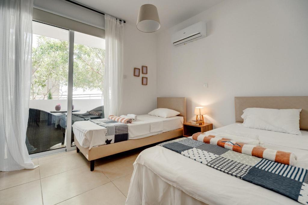 Паралимни: SunnyVillas: 2BR Mythical Apt*Swimming Pool*AK04