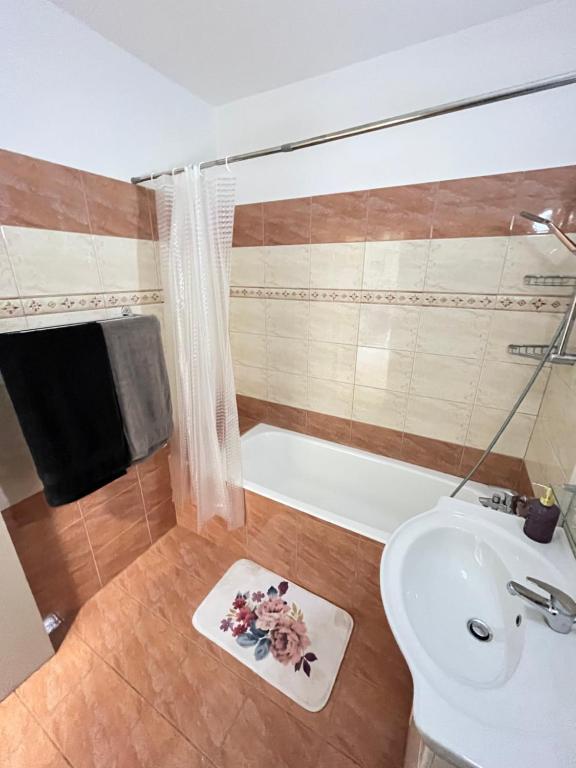 Паралимни: Bluemie 1 Bedroom Apt