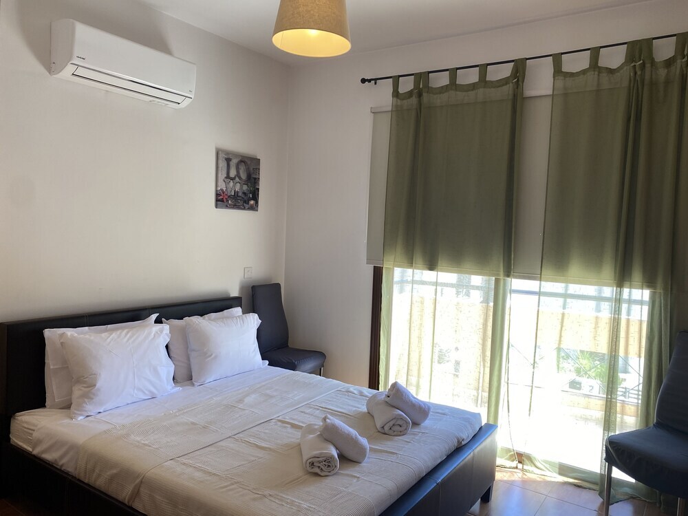 Паралимни: Serena Holiday Villa Dps06