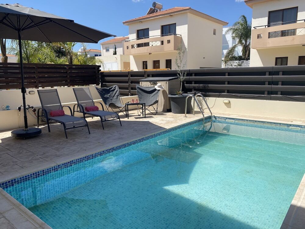 Паралимни: Serena Holiday Villa Dps06