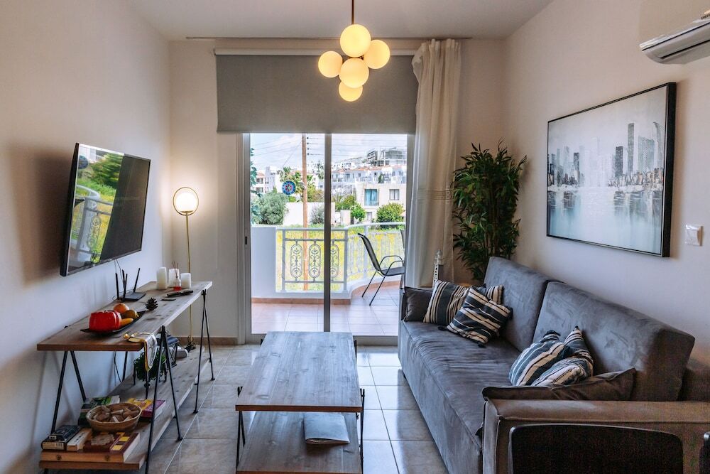 Пафос: Procy 104 Apartment Venus Beach Ideal for Long or Short Stays