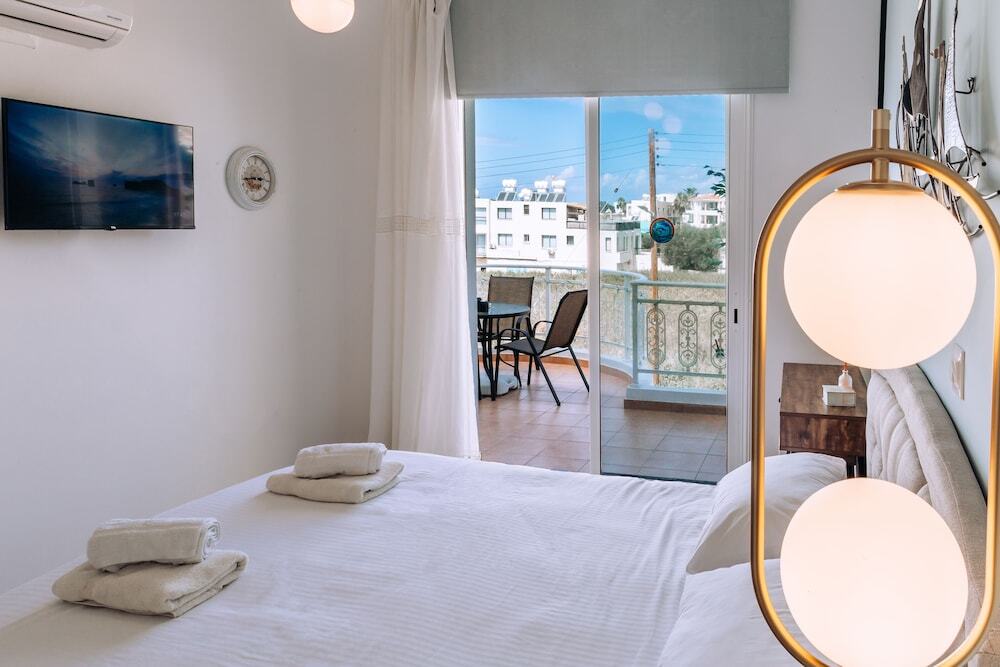 Пафос: Procy 104 Apartment Venus Beach Ideal for Long or Short Stays