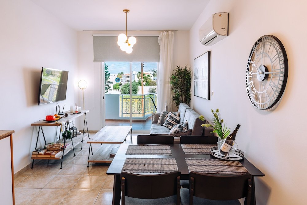 Пафос: Procy 104 Apartment Venus Beach Ideal for Long or Short Stays