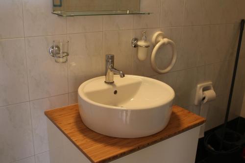 Пафос: Procy 104 Apartment Venus Beach Ideal for Long or Short Stays