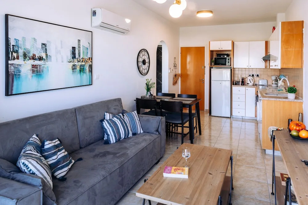 Пафос: Procy 104 Apartment Venus Beach Ideal for Long or Short Stays