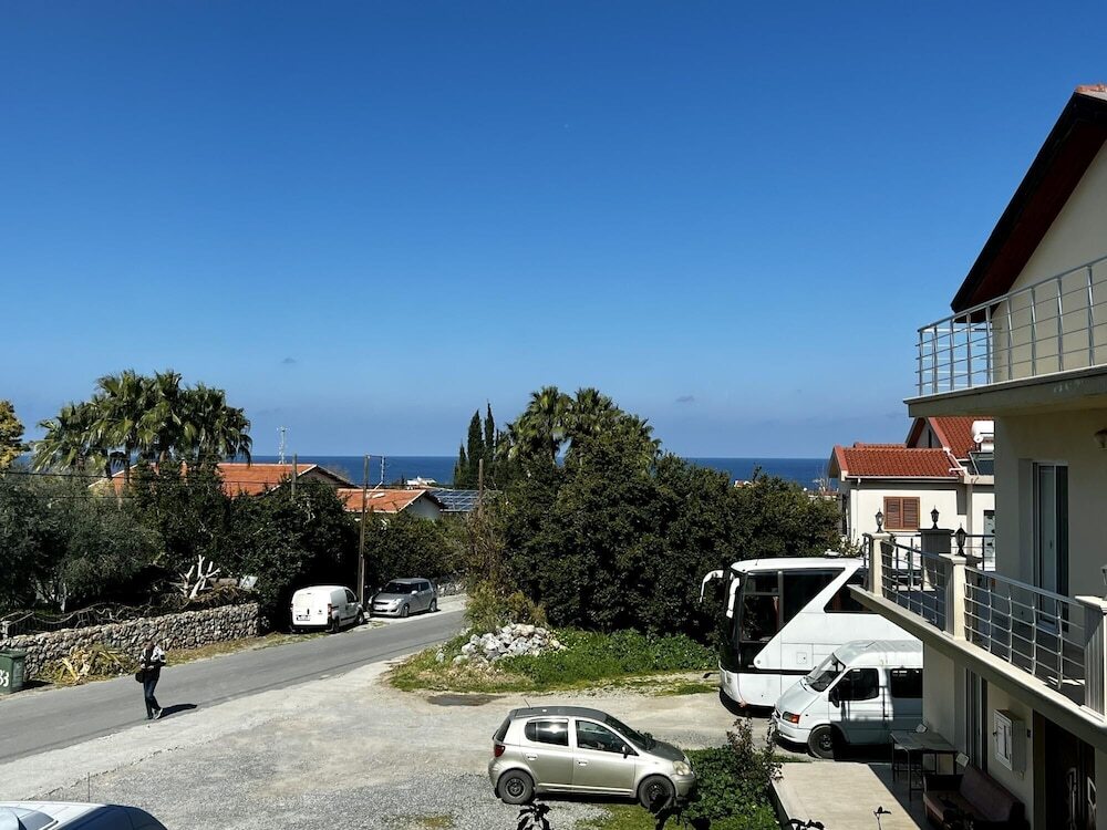 Алсанджак: Convenient Sea View Flat in Central Kyrenia