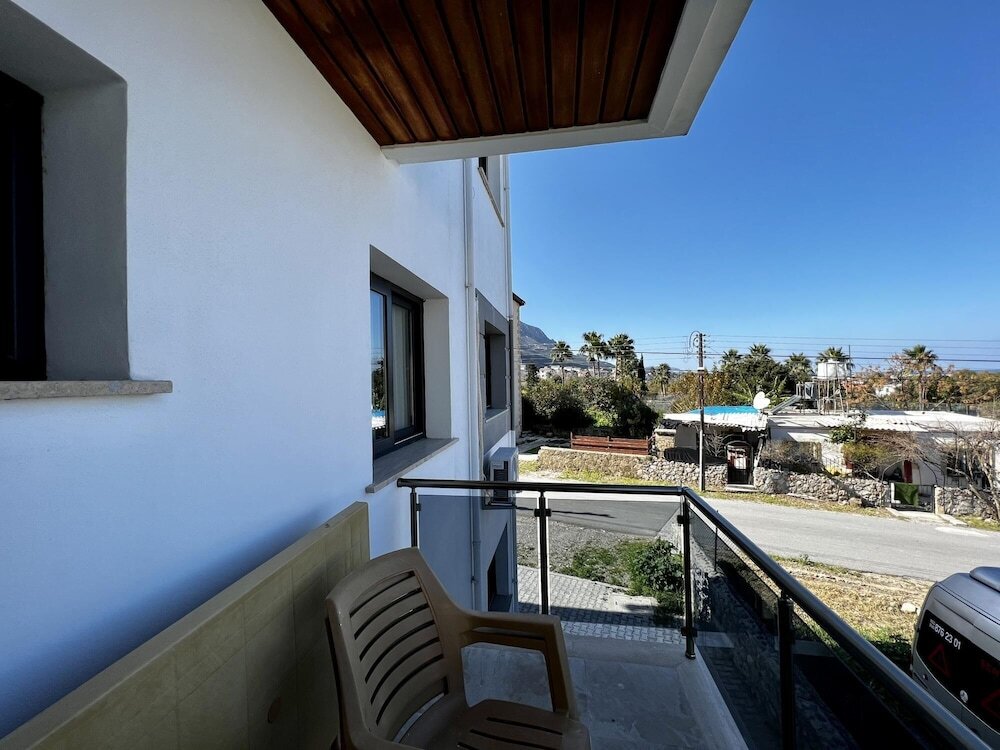 Алсанджак: Convenient Sea View Flat in Central Kyrenia