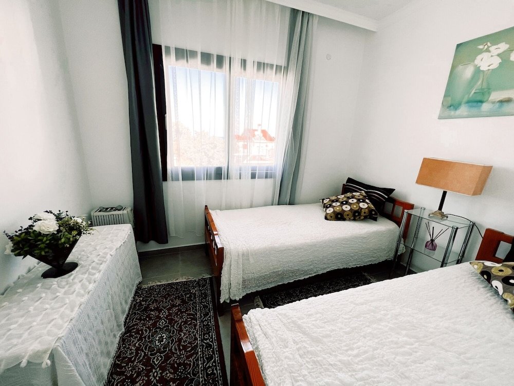 Алсанджак: Convenient Sea View Flat in Central Kyrenia