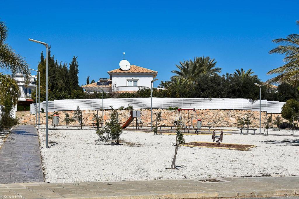Айя-Напа: Sea Breeze Villa