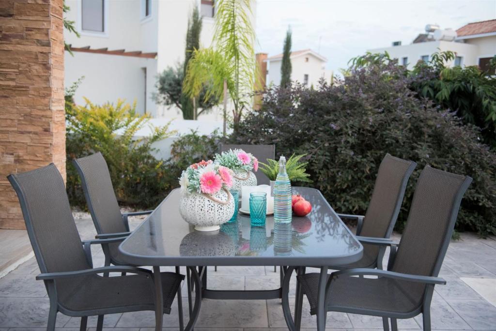 Айя-Напа: Sea Breeze Villa