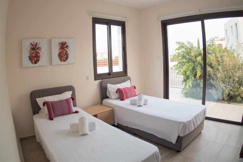 Айя-Напа: Sea Breeze Villa