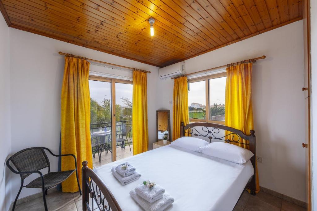 Айя-Напа: Sea Breeze Holiday Villa