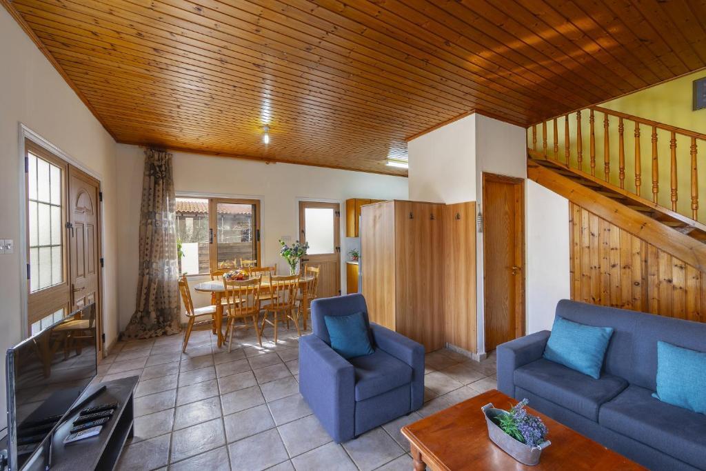Sea Breeze Holiday Villa — фото 2