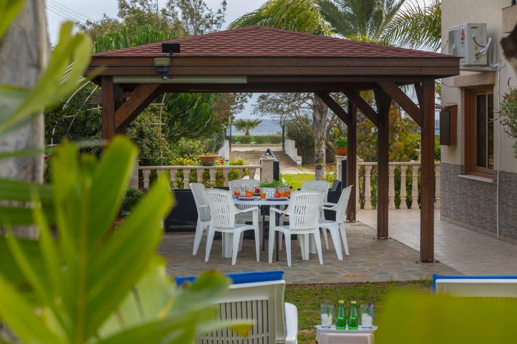 Айя-Напа: Sea Breeze Holiday Villa