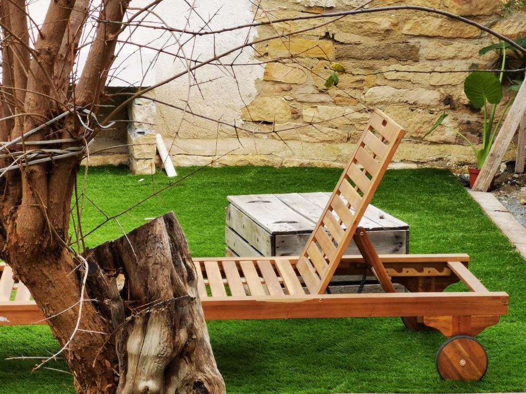 Лимассол: The Cabrio House- Unique CITY CENTER loft with Garden