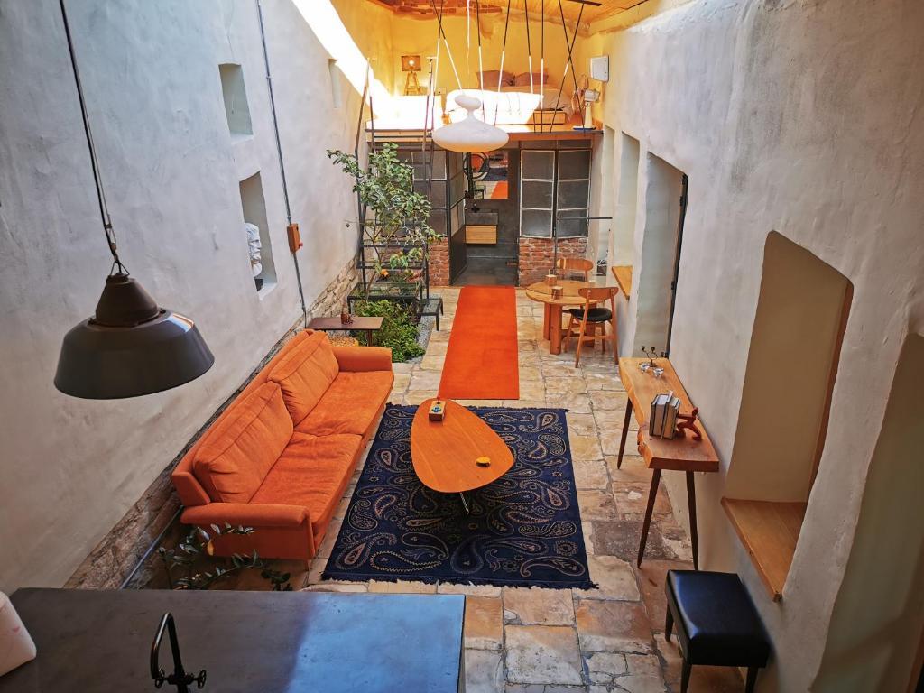 Лимассол: The Cabrio House- Unique CITY CENTER loft with Garden