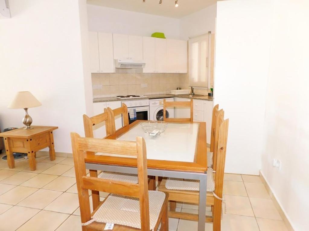 Limnaria Gardens Two Bed Apartment with Terrace and Pool Close to Beach — фото 6