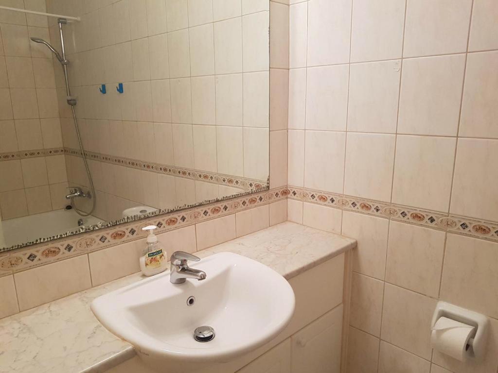 Limnaria Gardens Two Bed Apartment with Terrace and Pool Close to Beach — фото 5