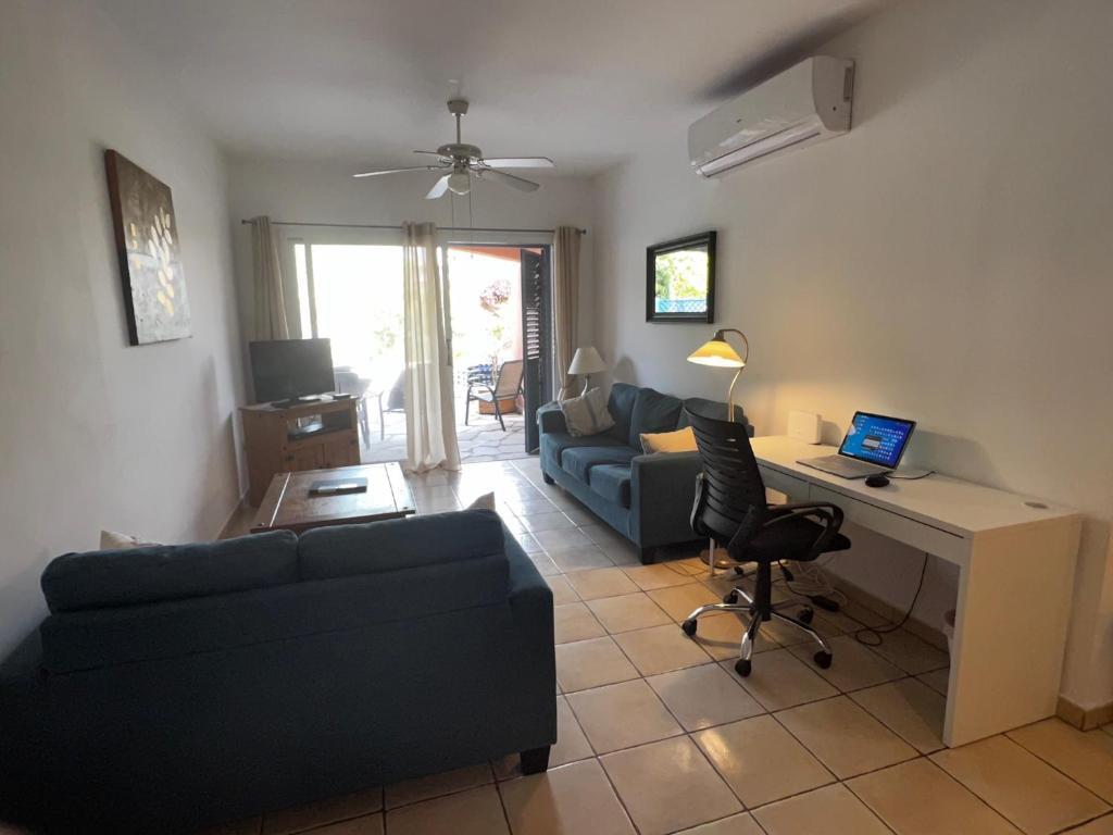 Limnaria Gardens Two Bed Apartment with Terrace and Pool Close to Beach — фото 2