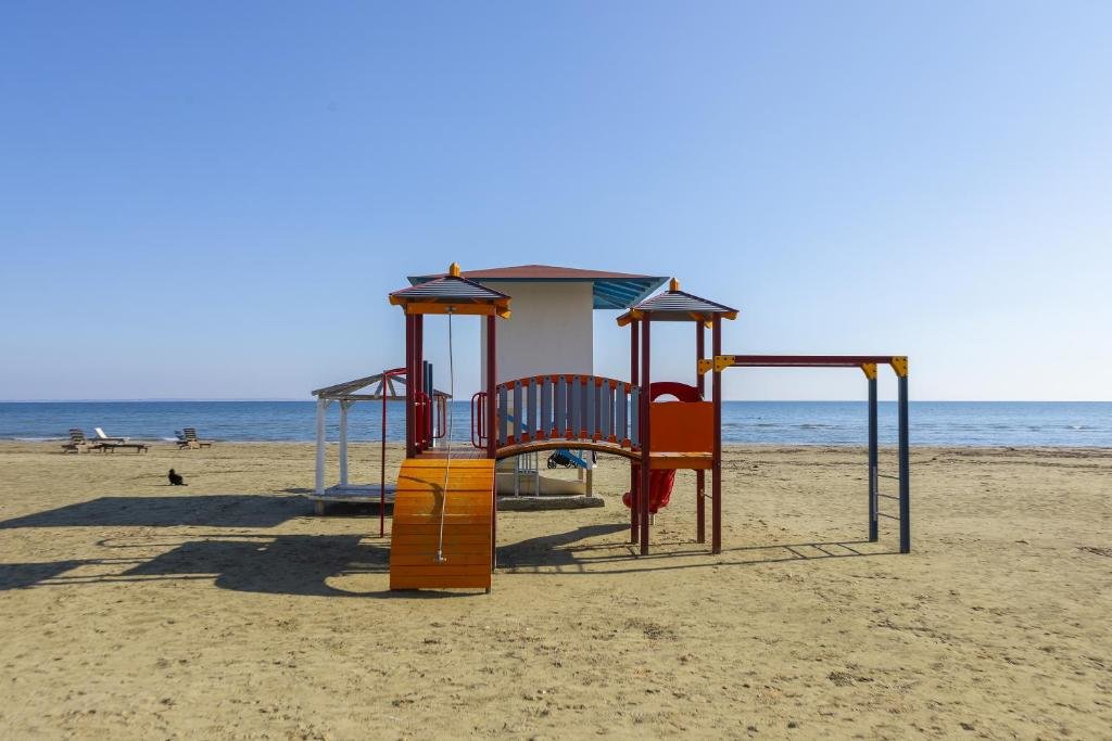 Ларнака: Mackenzie Castella Beachfront Suite