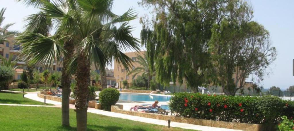 Пафос: Stylish 2 bedroom apartment with seaviews in King's Palace