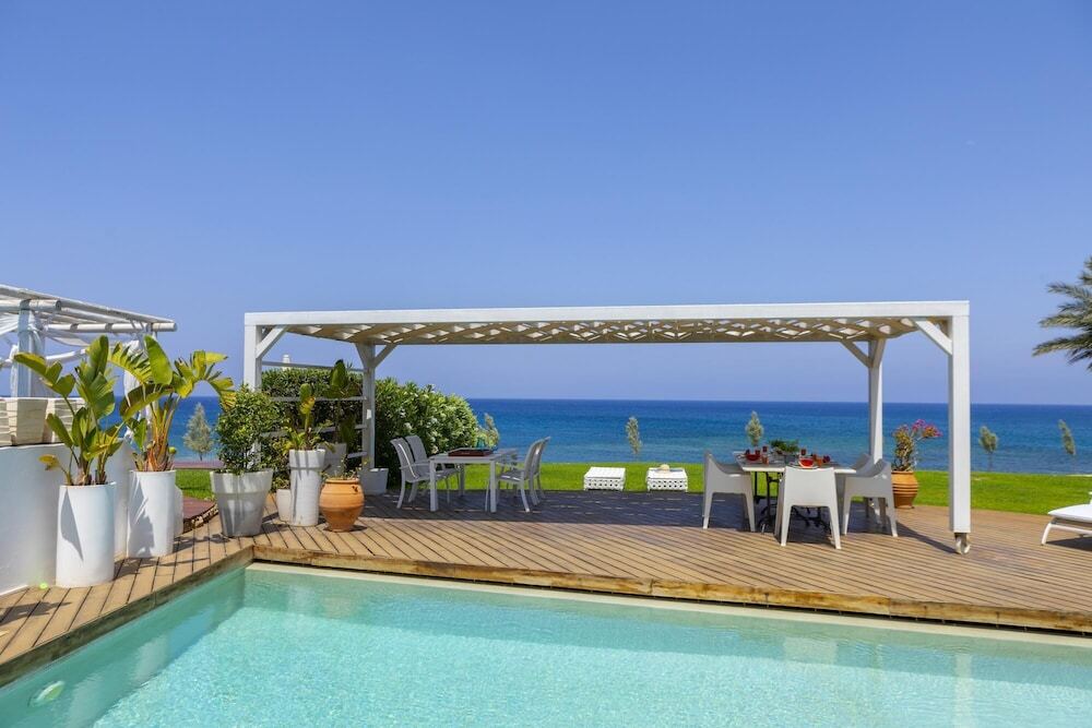 Протарас: Beachfront Dream Villa