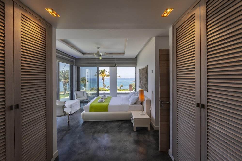 Протарас: Beachfront Dream Villa