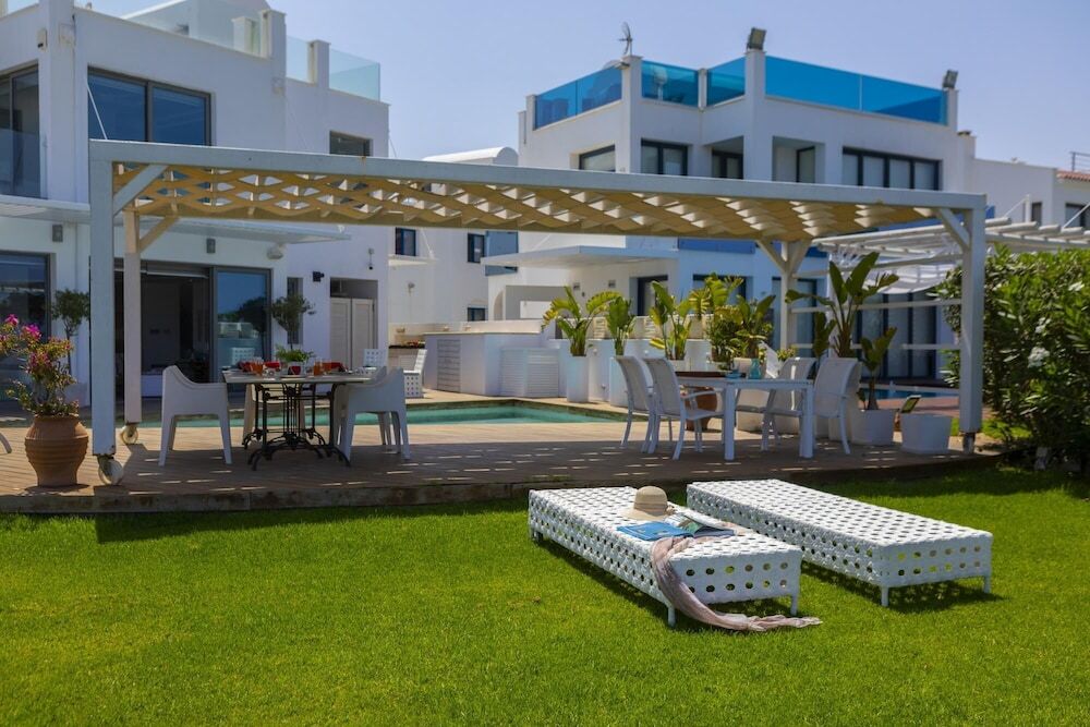 Протарас: Beachfront Dream Villa