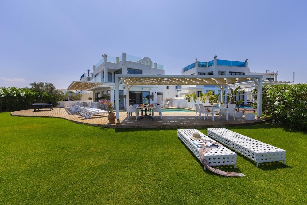 Протарас: Beachfront Dream Villa
