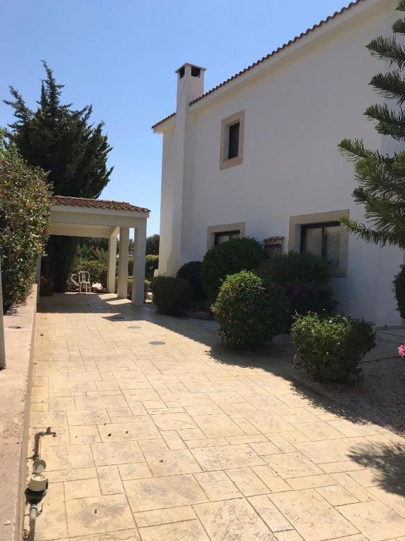 Куклия: Luxurious 3 Bedroom Villa with Pool