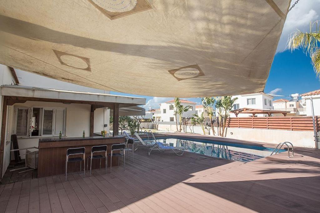 Айя-Напа: Villa Magusta - Modern 4 Bedroom Ayia Thekla Villa with Pool - Close to the Beach