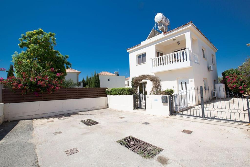 Айя-Напа: Villa Thekla - Modern 3 Bedroom Ayia Thekla Villa with Pool - Close to the Beach