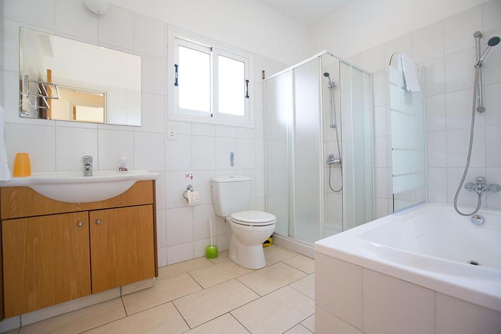Айя-Напа: Villa Thekla - Modern 3 Bedroom Ayia Thekla Villa with Pool - Close to the Beach