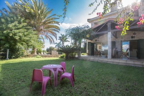 Айя-Напа: Villa Joy
