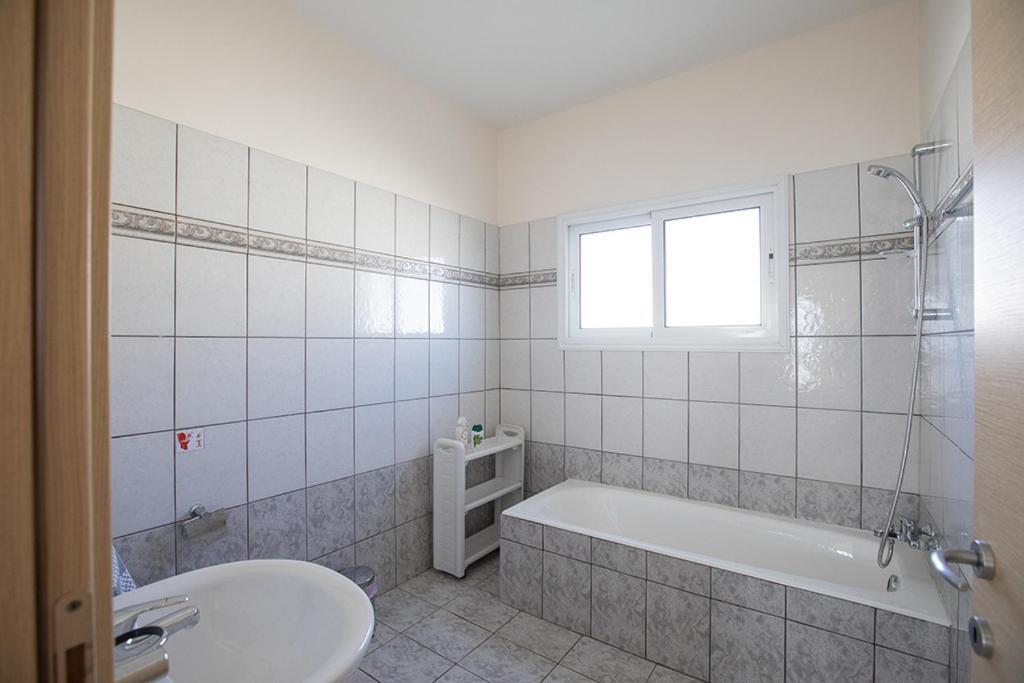 Паралимни: Tranquility 4 bedroom villa