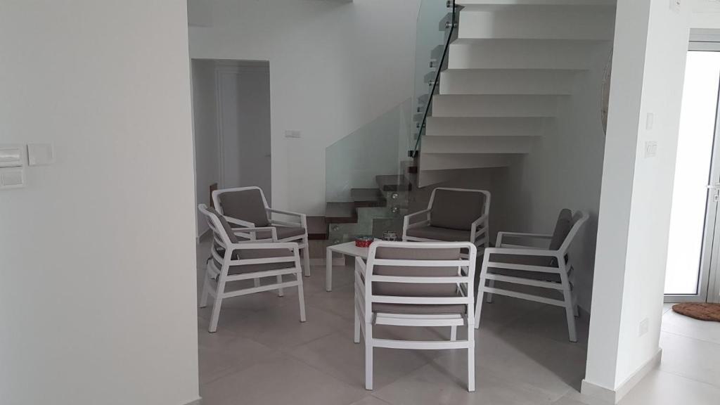 Какопетрия: Maximos Luxury Villa with Pool -BREAKBOOKING-CY